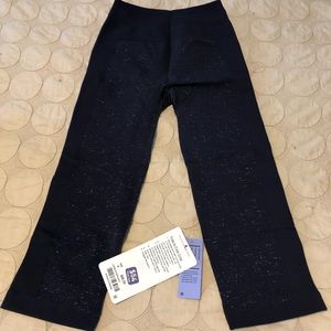 NWT free to flow lululemon crop 4